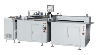 Machine de fabrication de caisses semi-automatique à deux stations