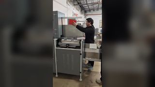 Boîtier de couverture semi-automatique dans la machine.