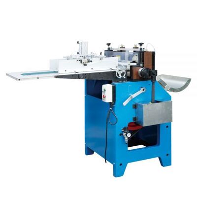 La découpeuse automatique HX390A est adaptée pour découper du carton en petites tailles pour la bande centrale des livres à couverture rigide