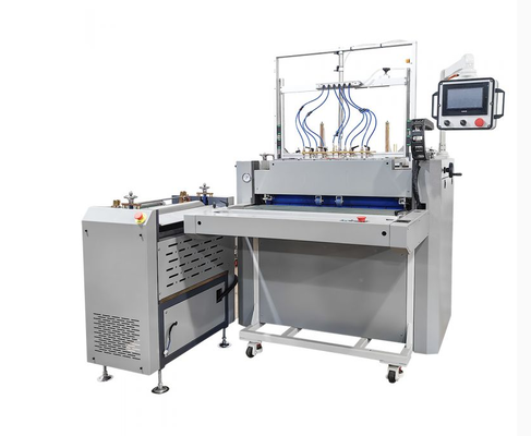 La machine de fabrication de boîtiers à couverture dure semi-automatique HXSCM permet à un opérateur de produire des boîtiers à couverture dure, des liants, des albums photo et des couvertures de menus